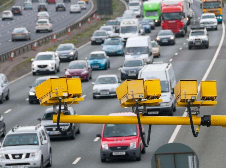 Traffico in strada e controllo velocità